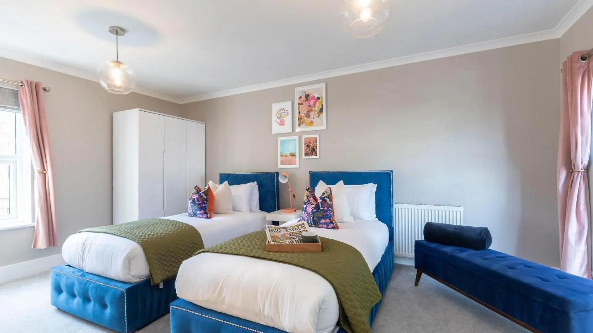 Apartment Elliot Oliver - Comfortable Five Bedroom Town Centre House With Garden & Garage Cheltenham United Kingdom